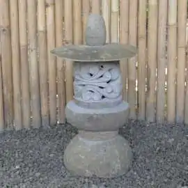 Artikelbild des Artikels “Japanisch inspirierte Gartenlaterne | 50cm | Naturstein (Flussstein) “